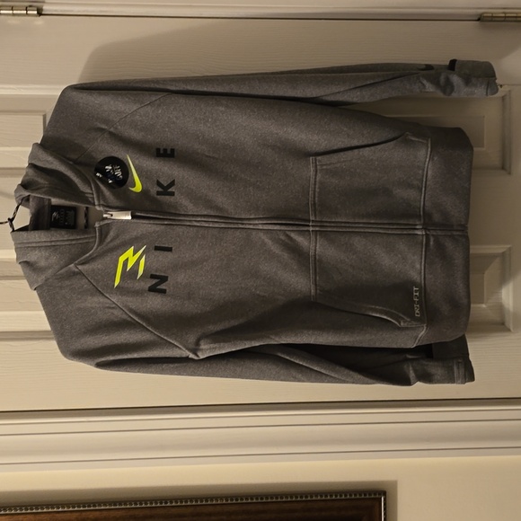 NIKE BOYS GRAY ZIPPERED HOODIE SIZE SMALL - Picture 2 of 14
